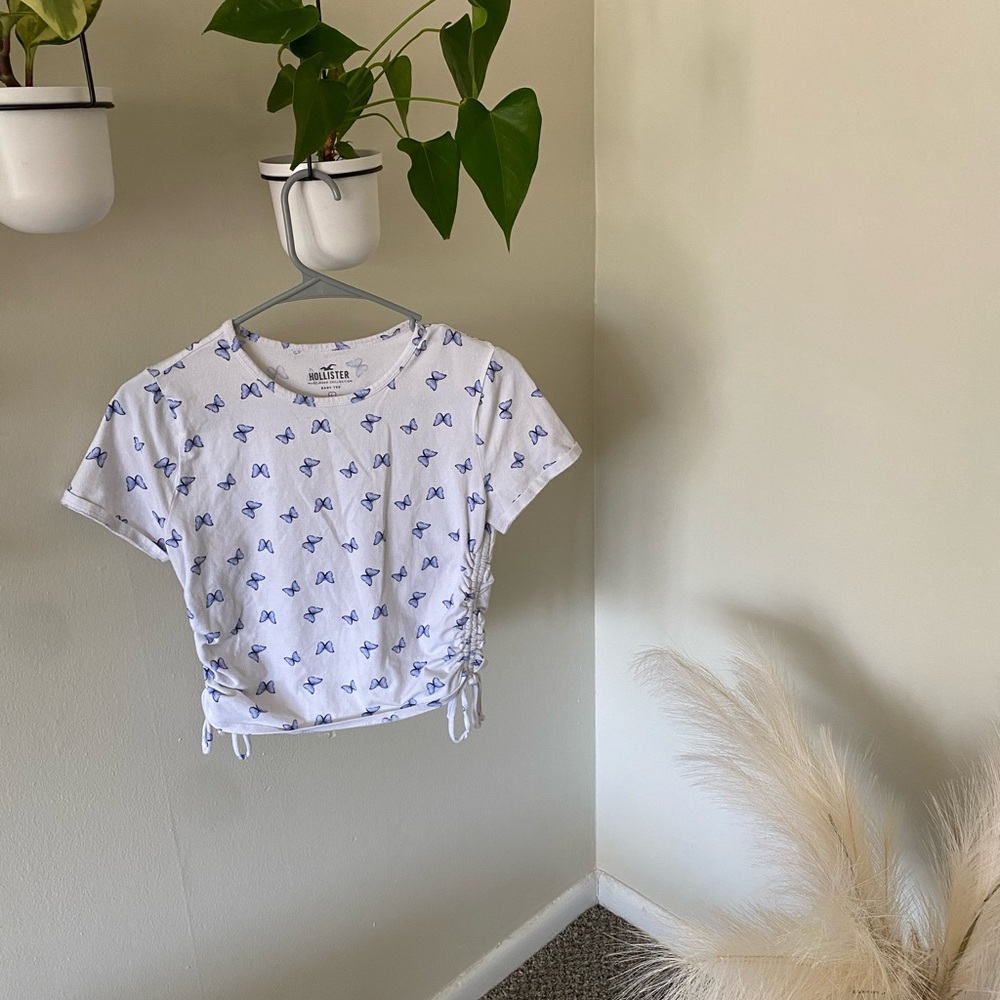 Hollister Butterfly Baby Tee. Size Large.